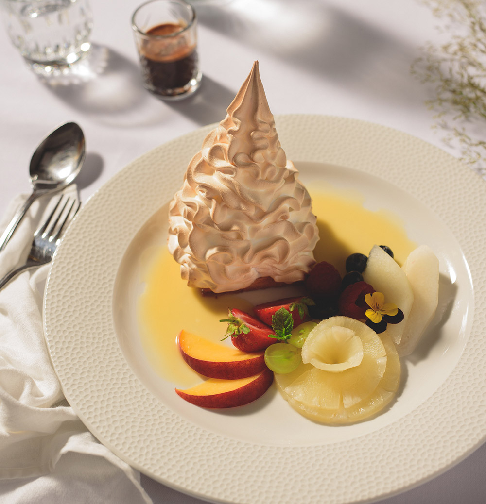 Dessert Ice Cream in Meringue