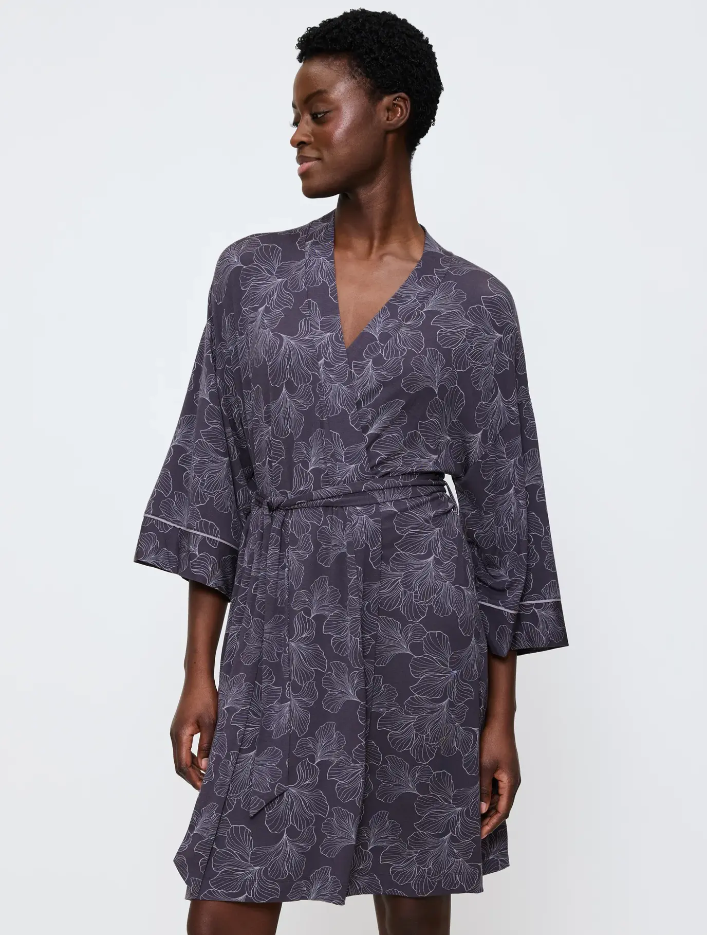 Luxury Women's Bathrobe1