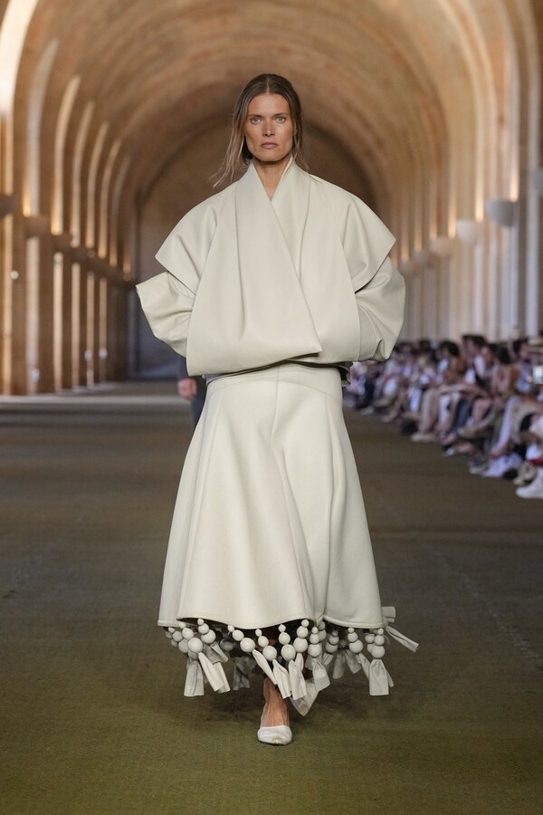 Minimalism In Reverse Jacquemus1