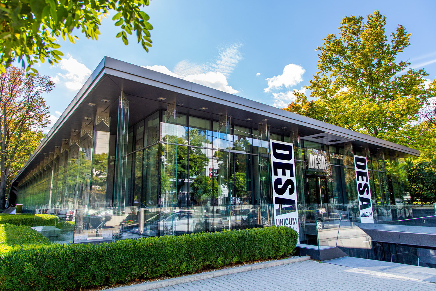 The Most Famous Auction Houses6